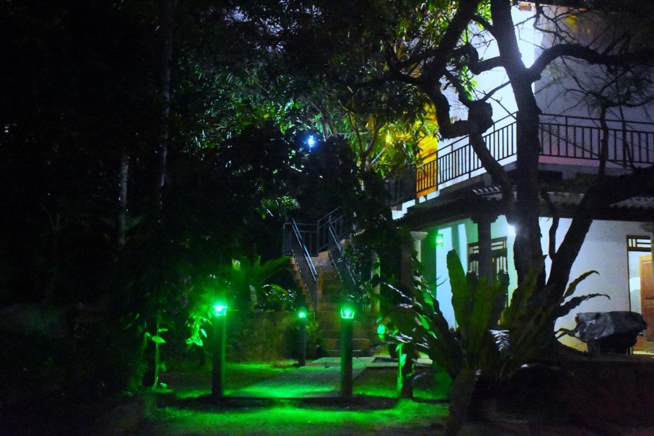 Wild Heaven Udawalawe Hotel Buitenkant foto