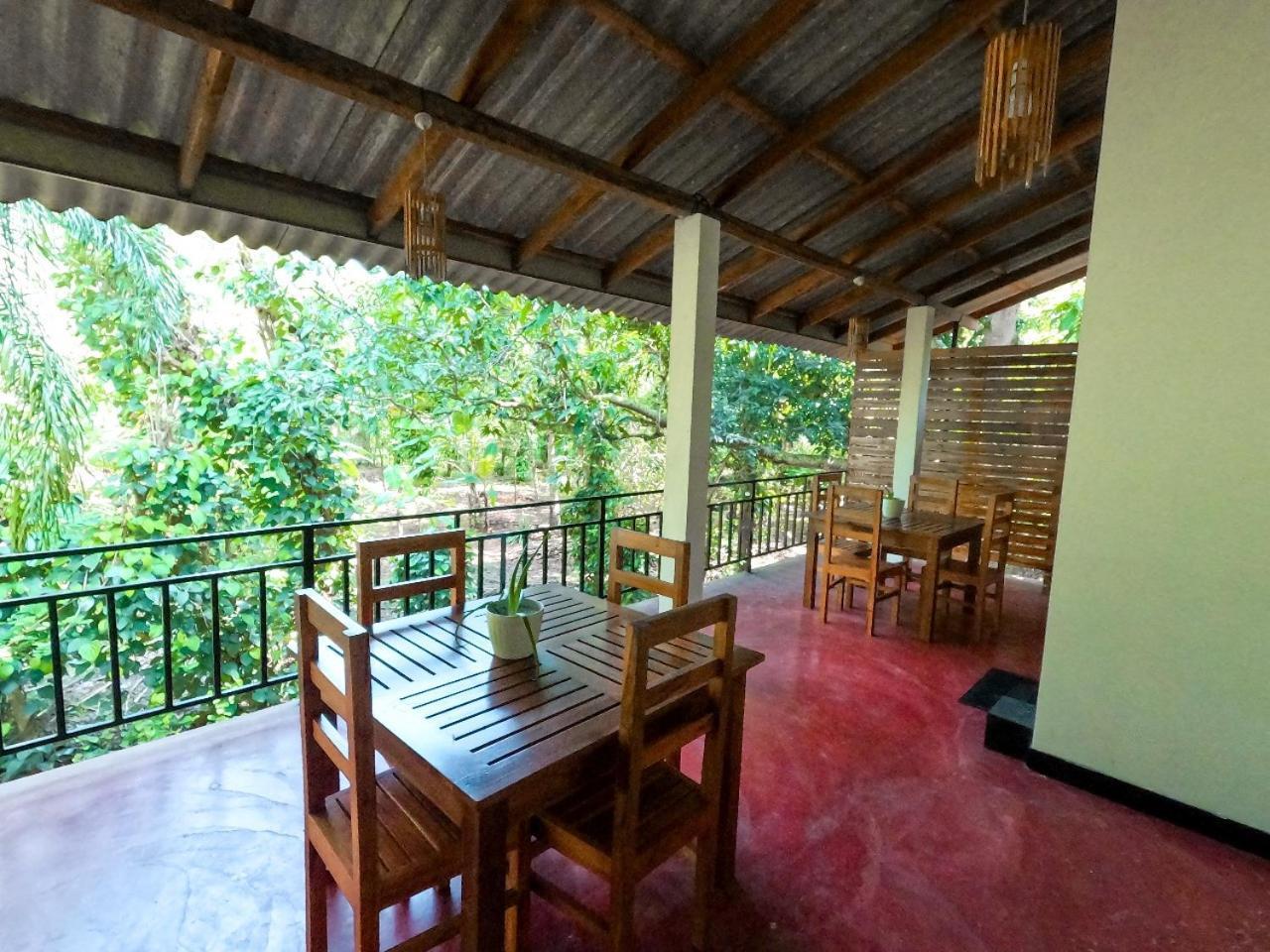 Wild Heaven Udawalawe Hotel Buitenkant foto
